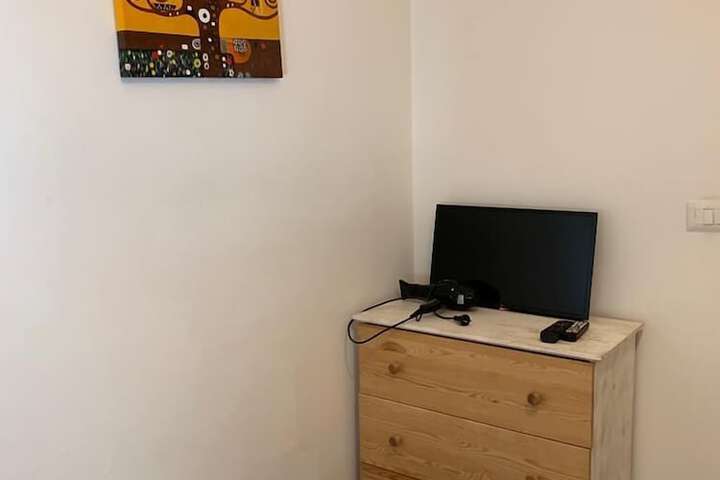 Room 4 of 43