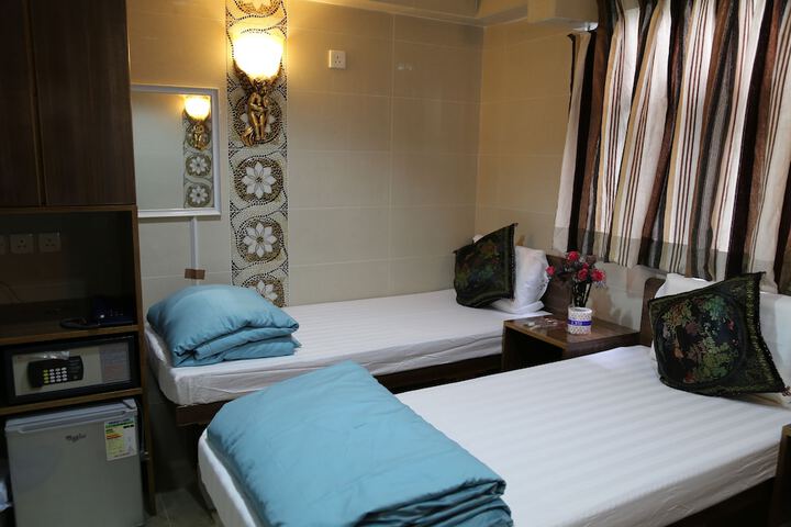 Room 5 of 35
