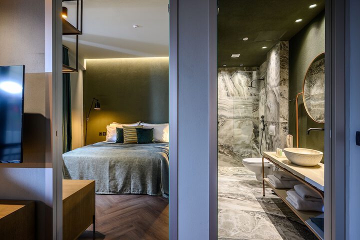 Room 5 of 24