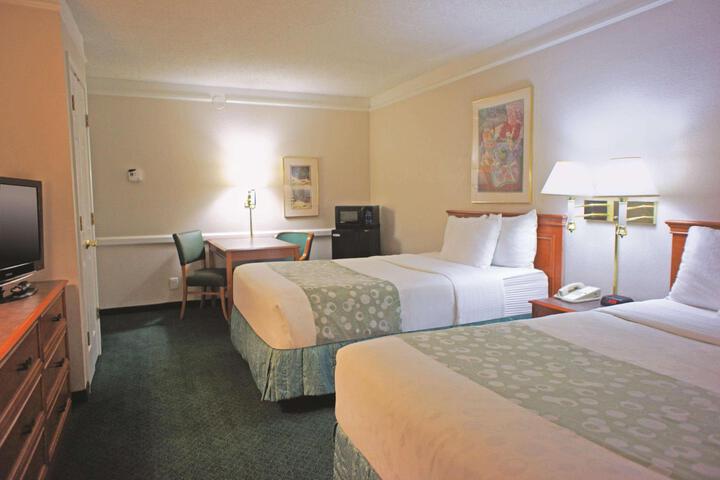 1 King Bed (1 of 16)