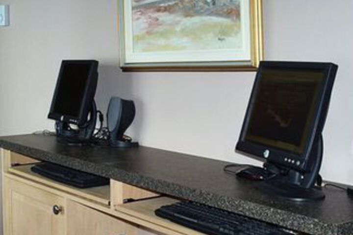 Business Center 5 of 37