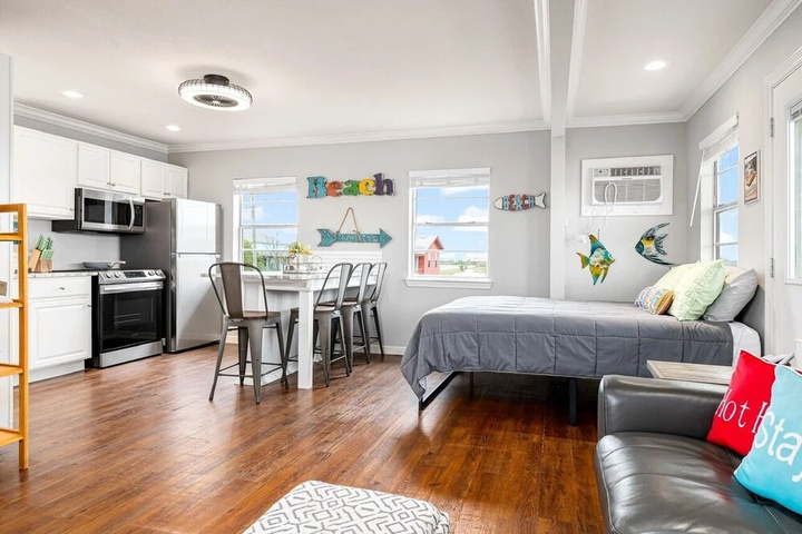 Photo of Amberjack 2 Bedroom Home by RedAwning