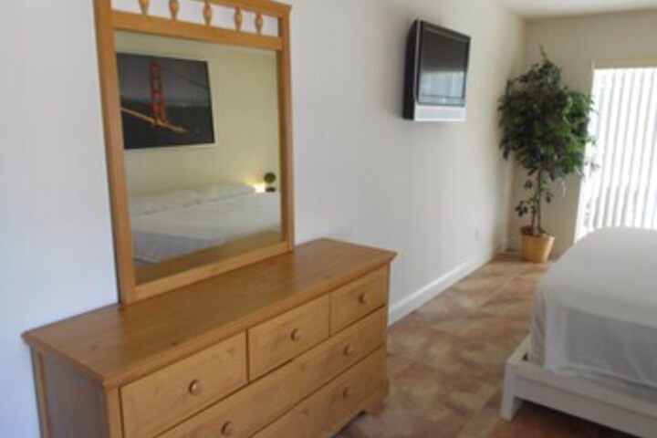 Room 13 of 21