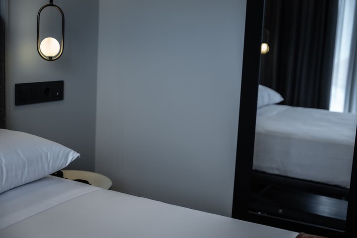 Room 32 of 132