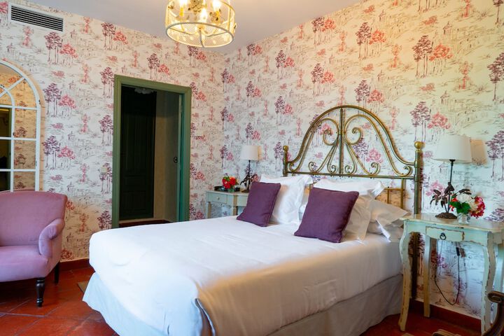Room 8 of 194