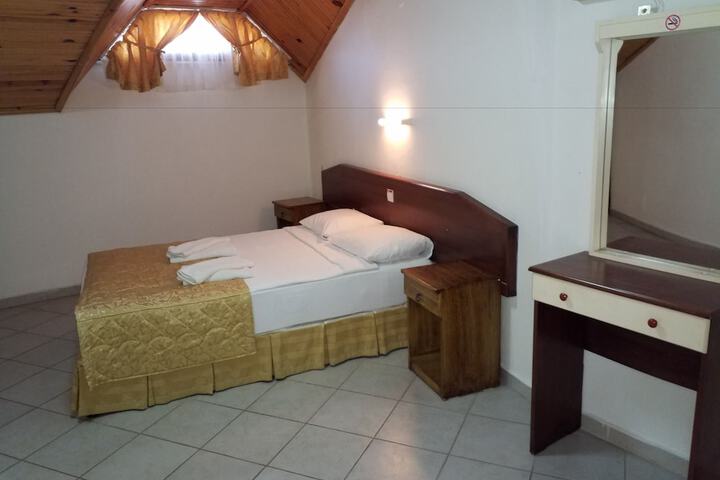 Room 14 of 86