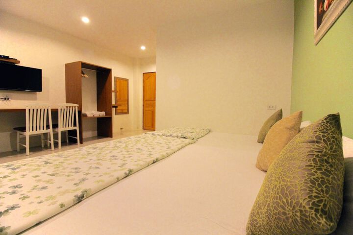 Room 18 of 48