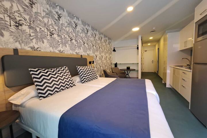 Room 7 of 18