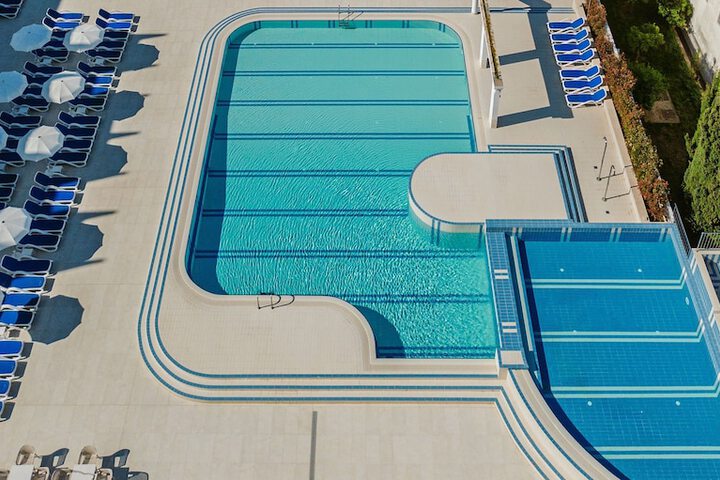 Pool Hotel