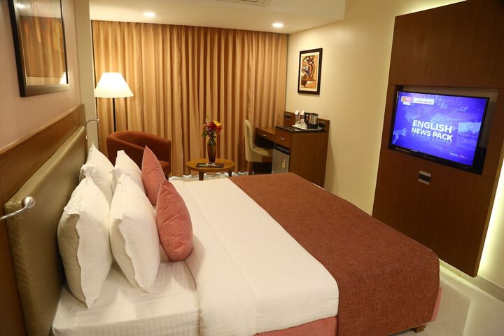 Room 15 of 36