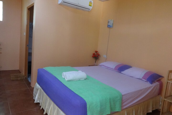 Room 2 of 25