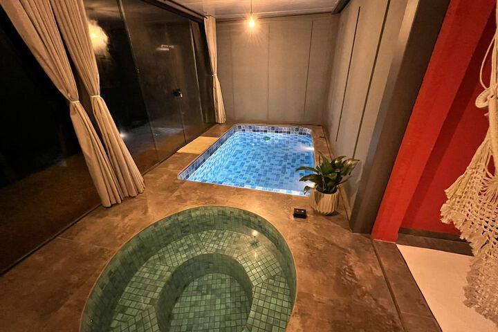 Pool 261 of 356