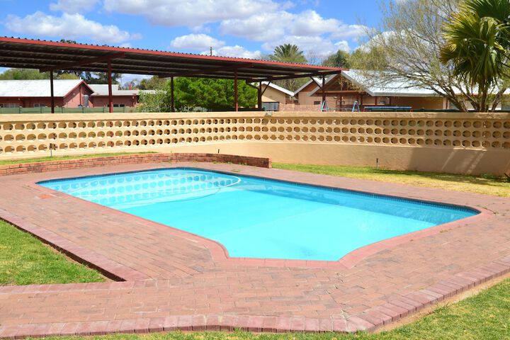 Pool 33 of 50