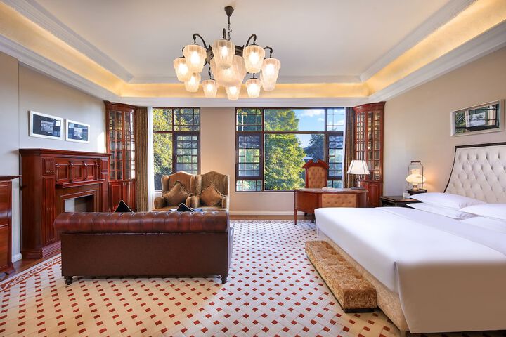 Room 4 of 14