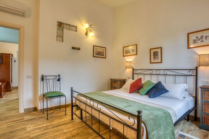Room 10 of 71
