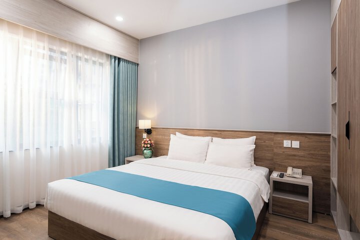 Room 11 of 25
