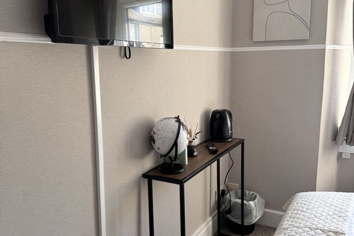 Room 3 of 42