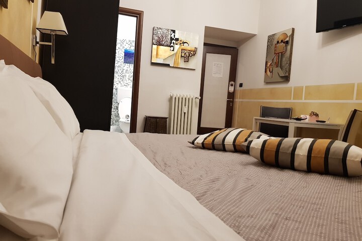 Room 4 of 23