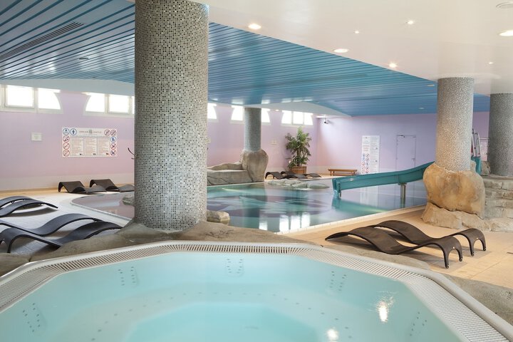 Pool 32 of 72