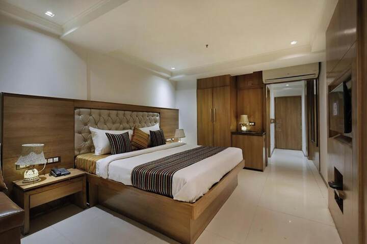 Room 4 of 44