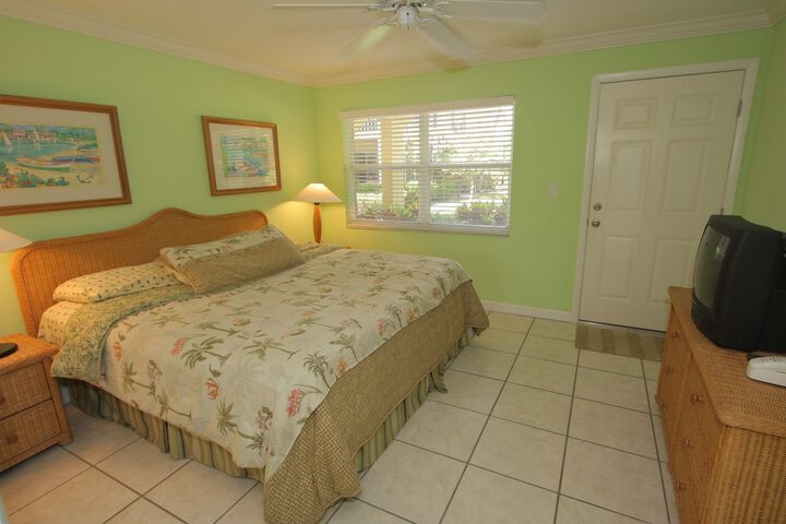 Room 12 of 66