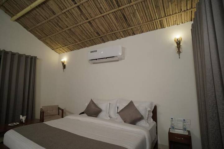 Room 13 of 38