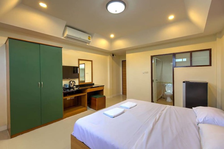 Room 8 of 30