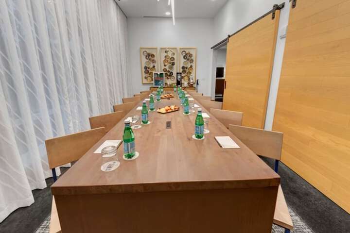Meeting facility