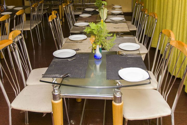 Dining 45 of 51