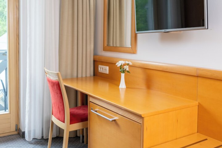 Room 7 of 81