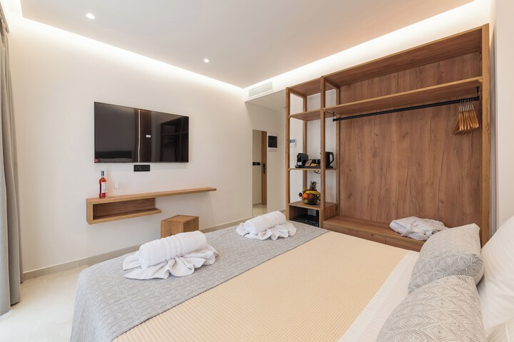 Room 3 of 42