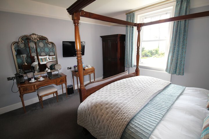 Room 10 of 84