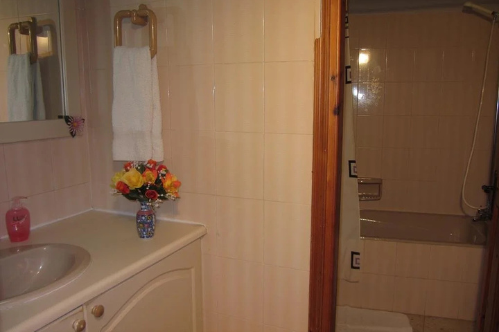 Room 4 of 15
