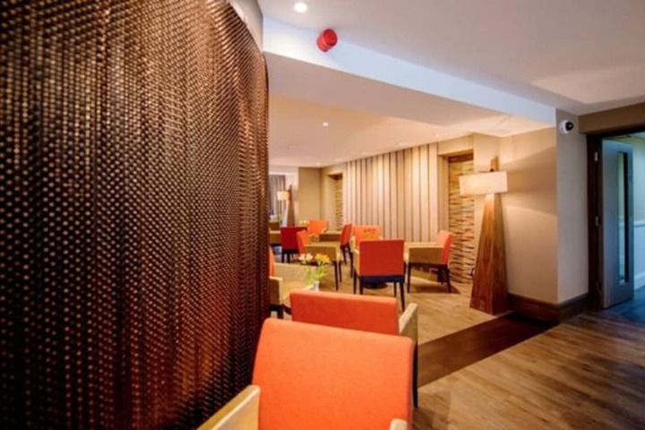Lounge 64 of 73