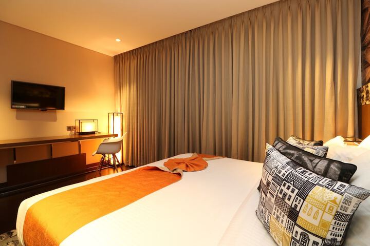 Room 16 of 52