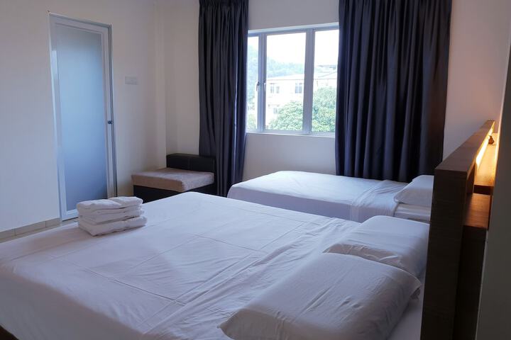 Room 11 of 27
