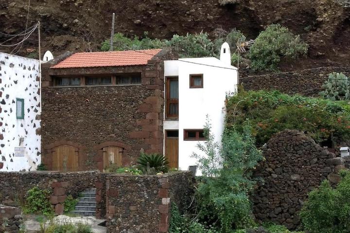 Exterior of Casa de los Arcos