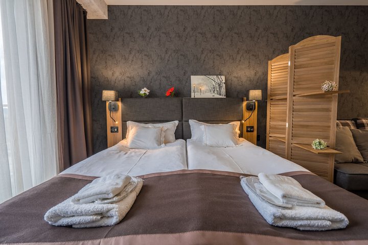 Room 7 of 49