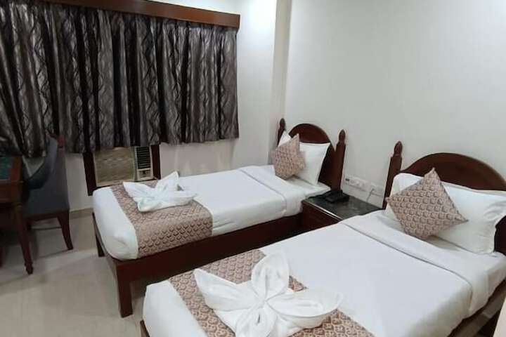 Room 9 of 28