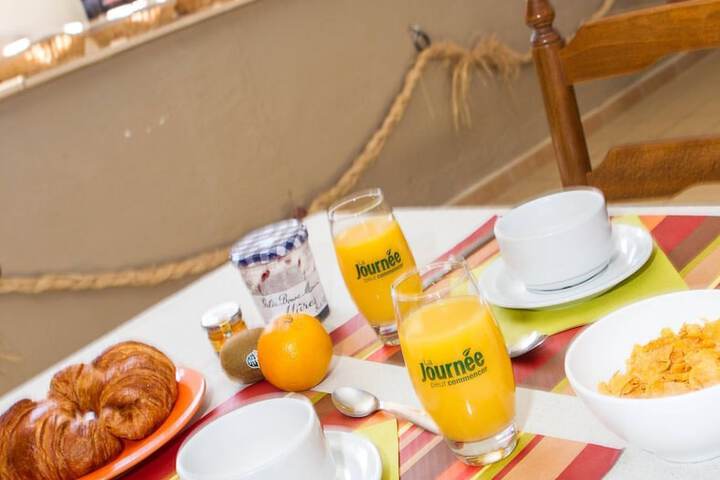 Breakfast/Coffee Service 35 of 42
