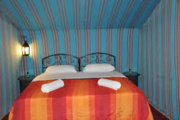 Room 6 of 16