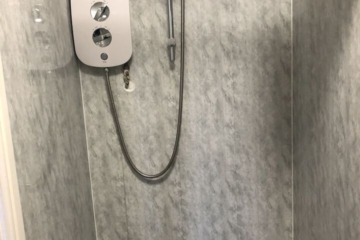 Room 17 of 33