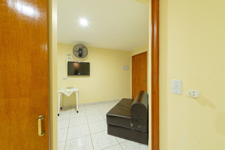 Room 40 of 122
