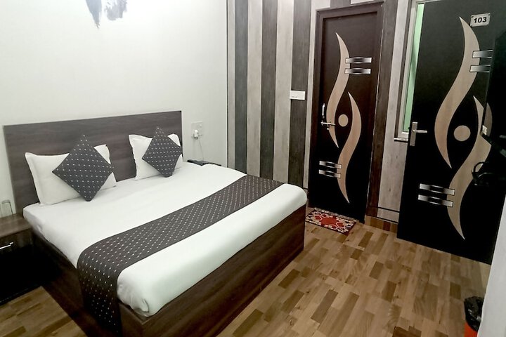 Room 21 of 38
