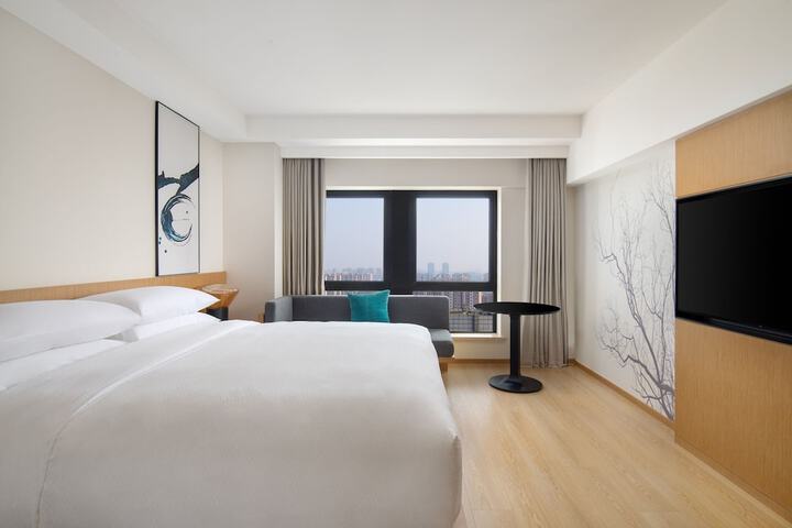 Room 4 of 20