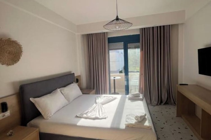 Room 3 of 67