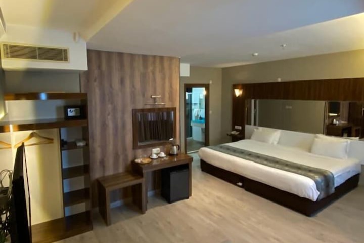Room 16 of 64