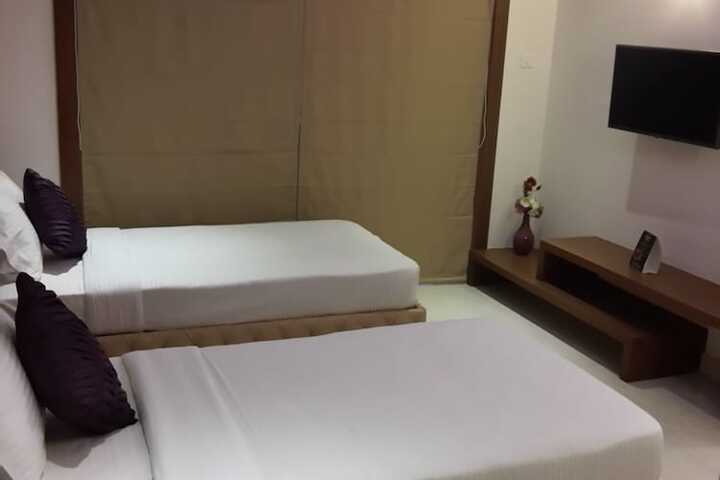 Room 14 of 74