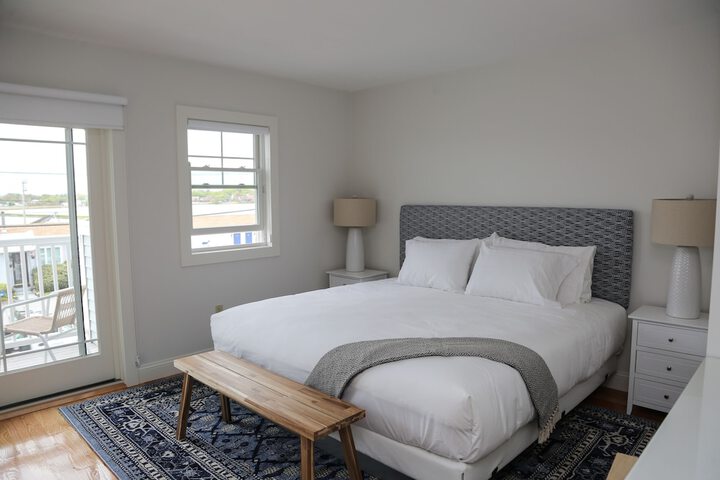 Room 12 of 60