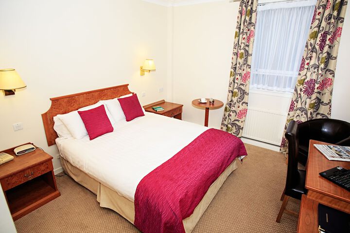 Room 4 of 94